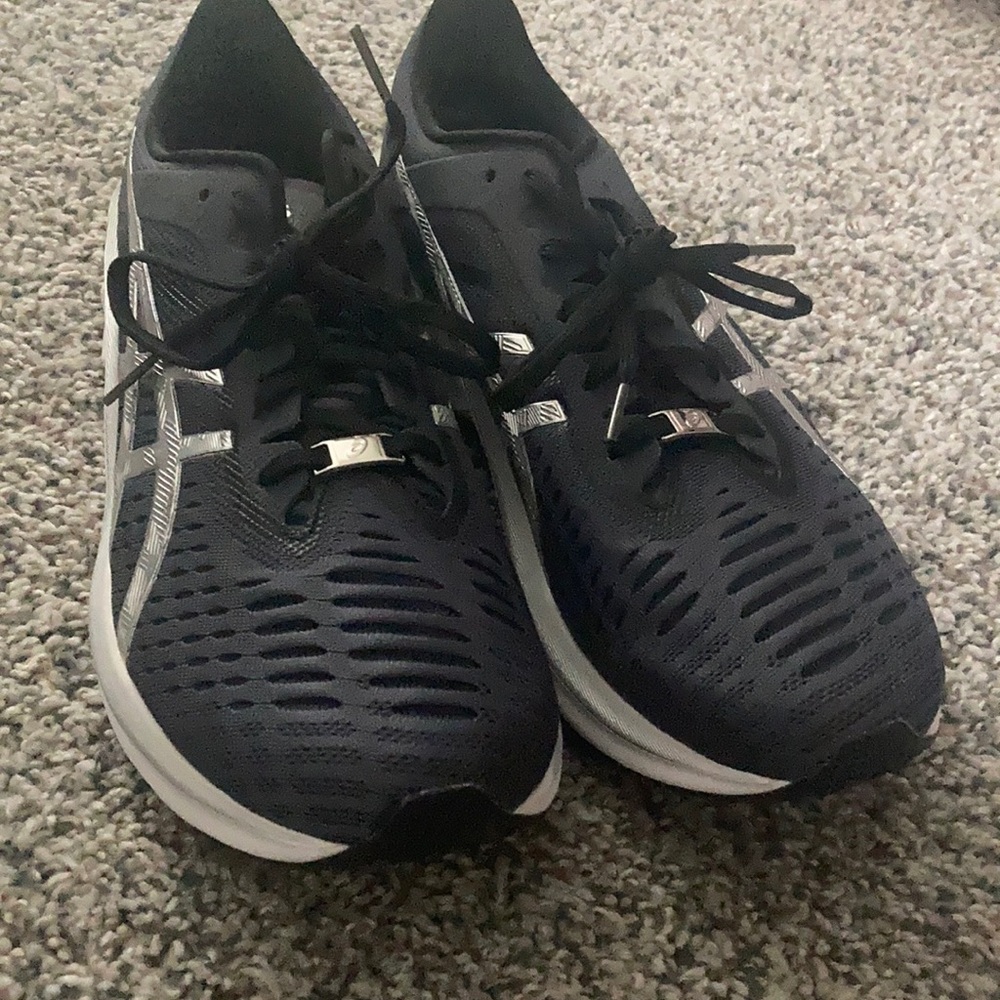 ASICS Novablast black womens running shoe